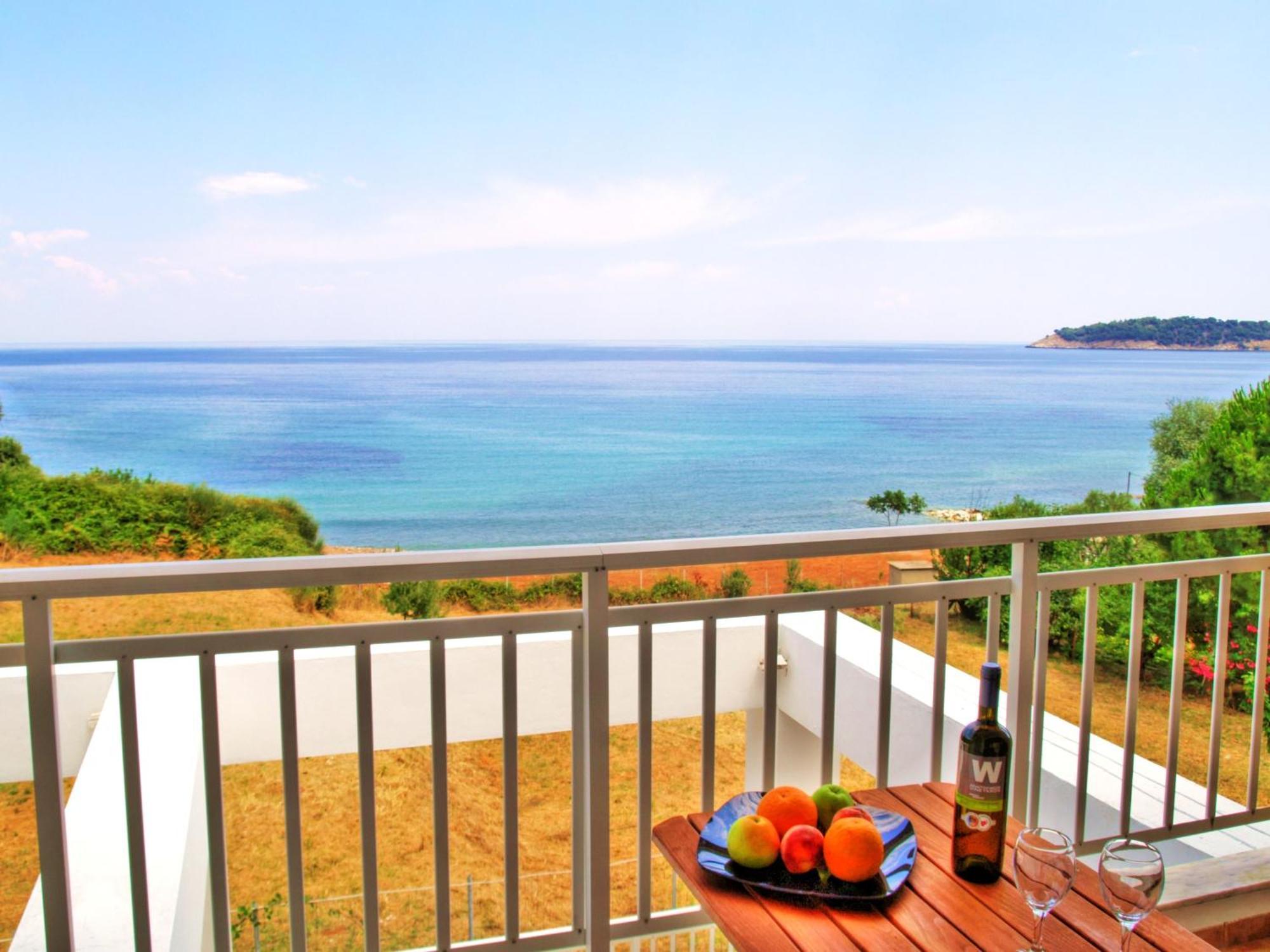 Maranton Beach Hotel Koinira Exterior foto