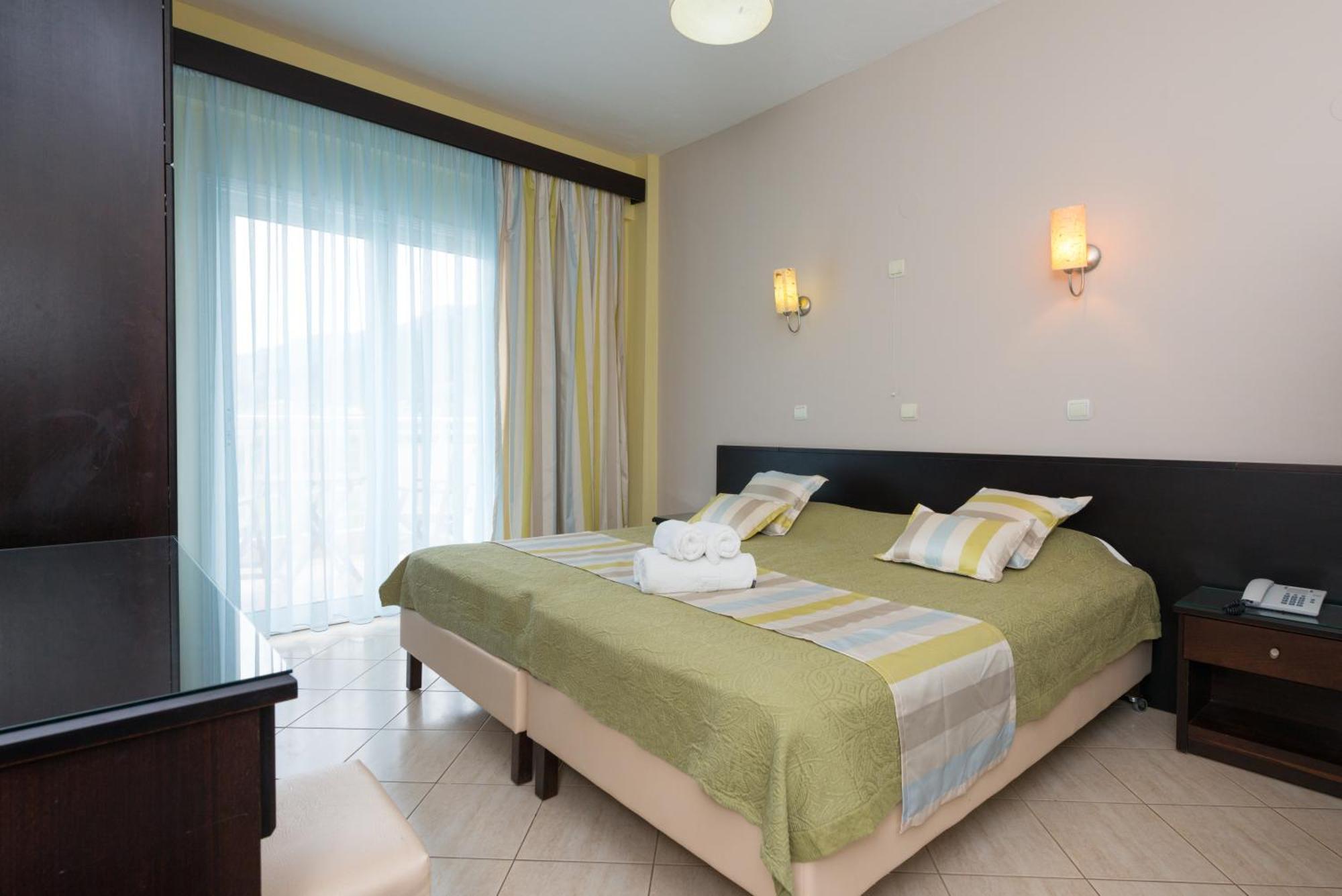 Maranton Beach Hotel Koinira Cameră foto