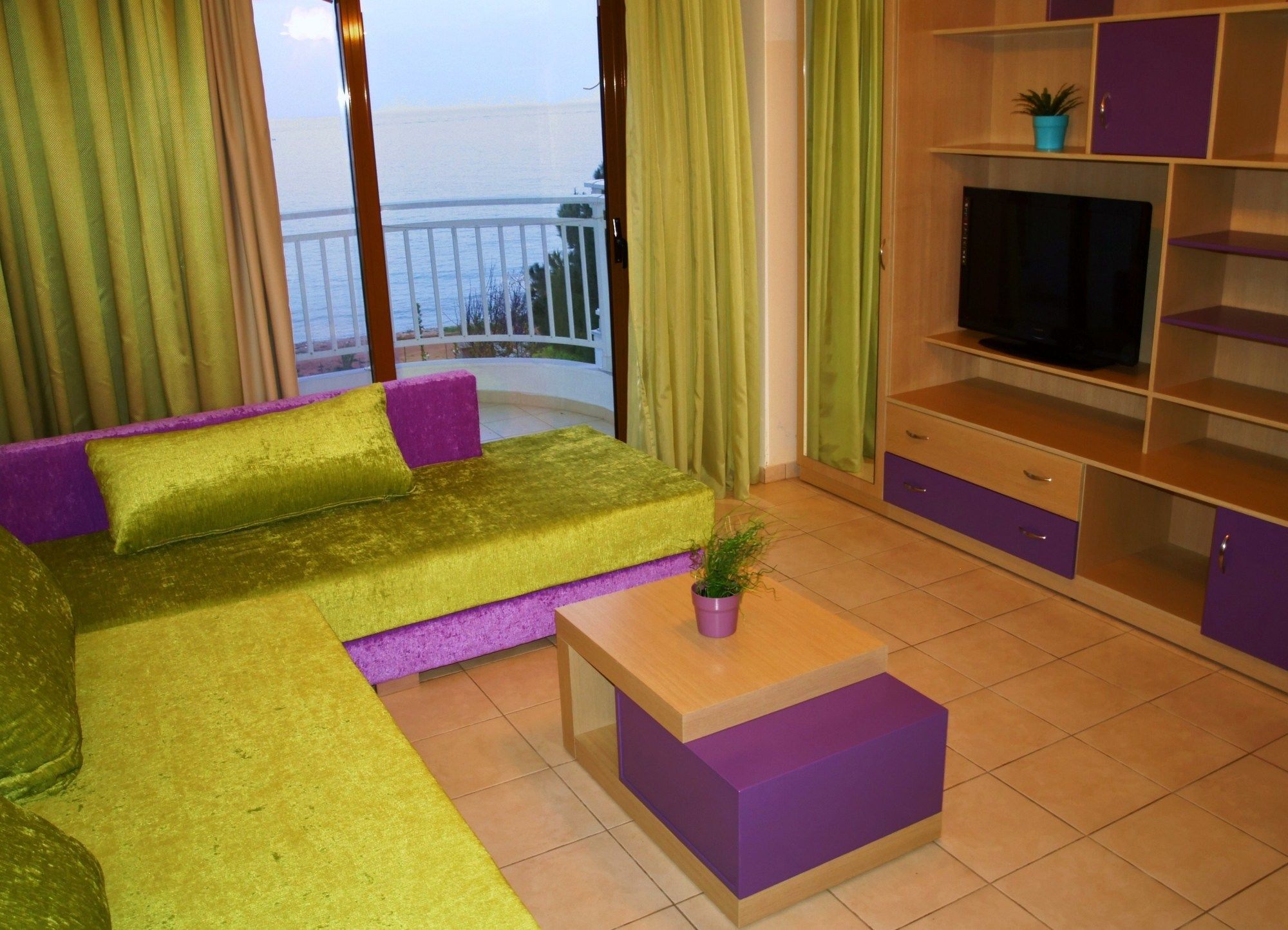Maranton Beach Hotel Koinira Exterior foto